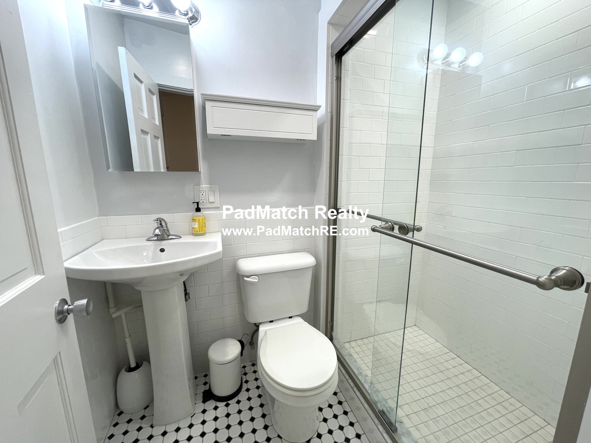 174 Newbury St, Back Bay