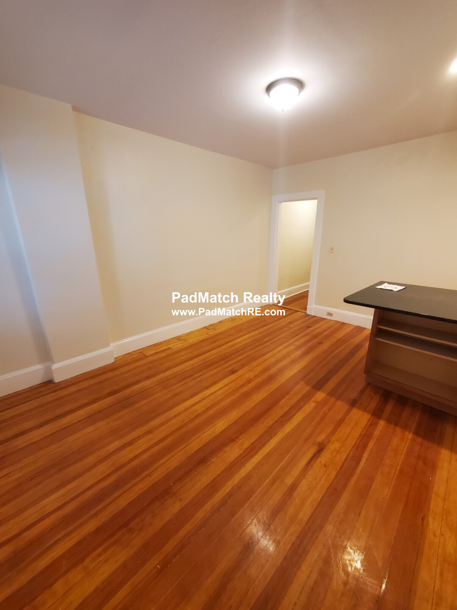 132 /5 Oxford St, Porter Square