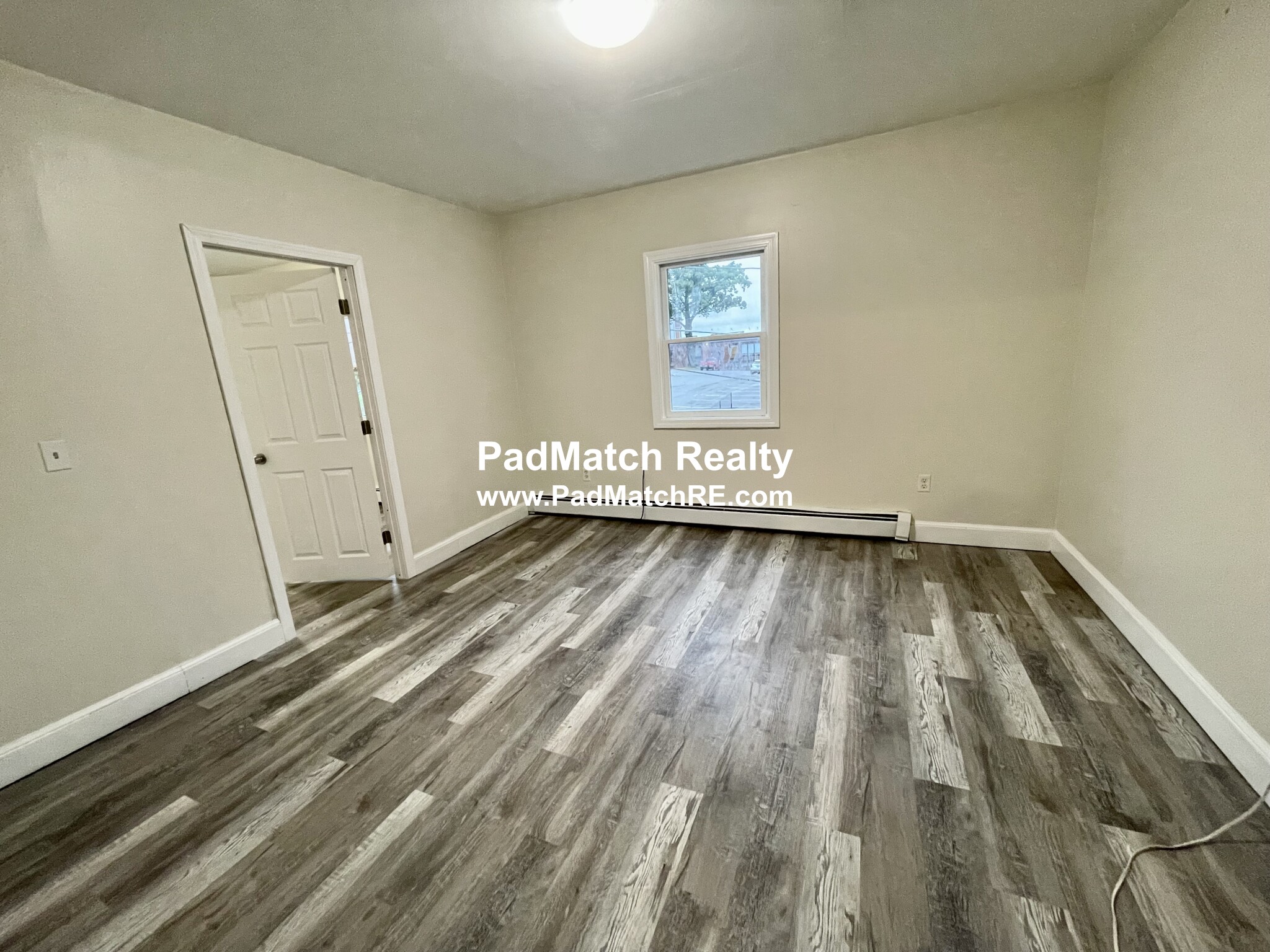 15 Oakes Ave, Southbridge