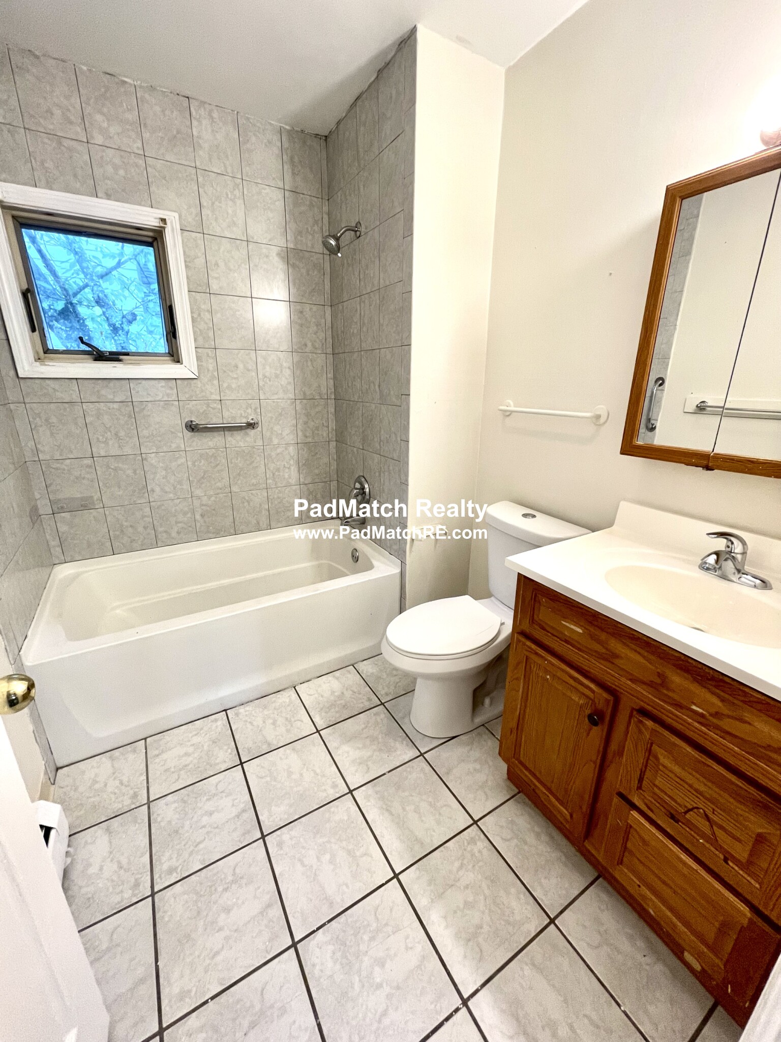 15 Oakes Ave, Southbridge