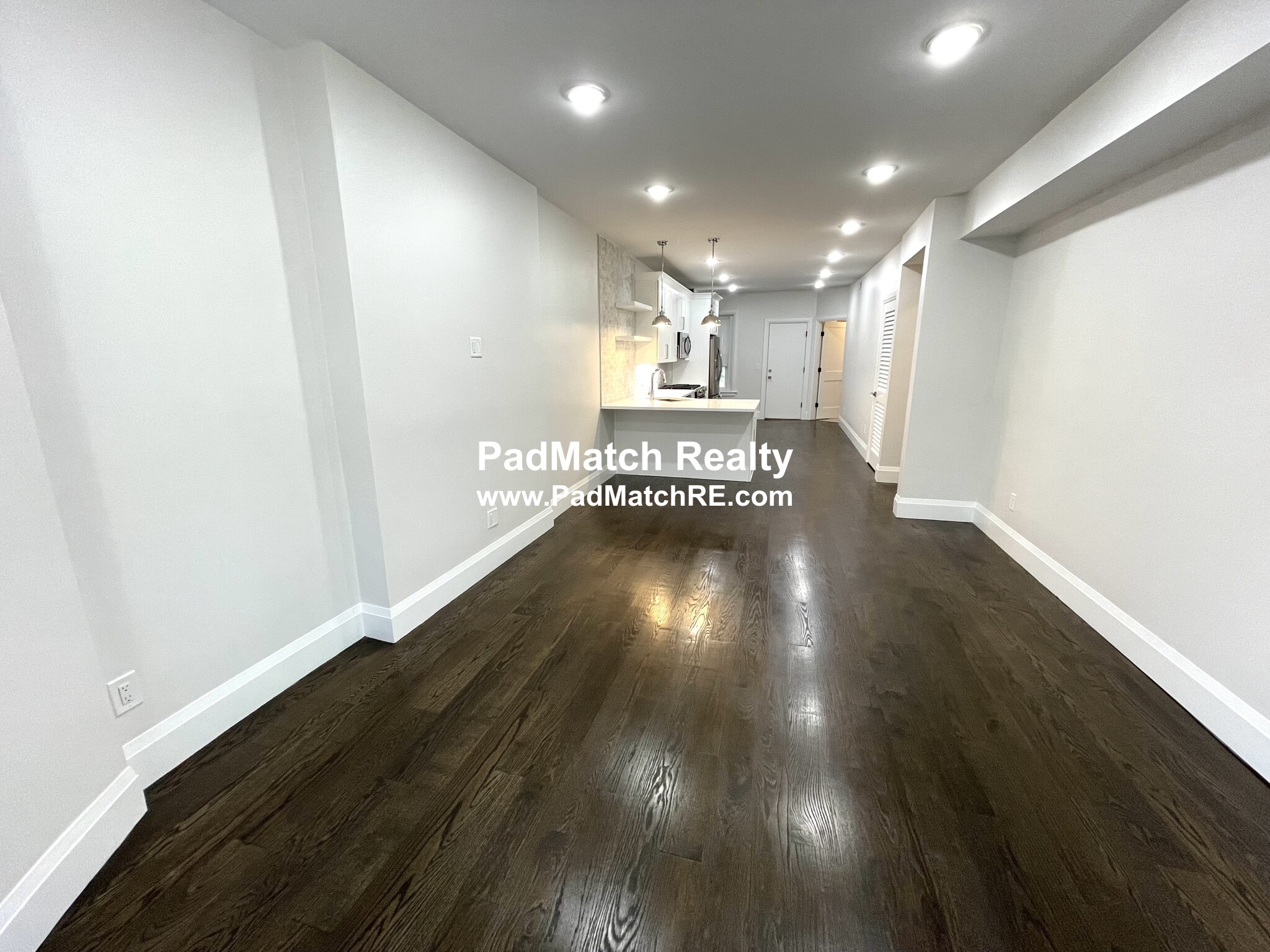 7 Strathmore Rd, Washington Square