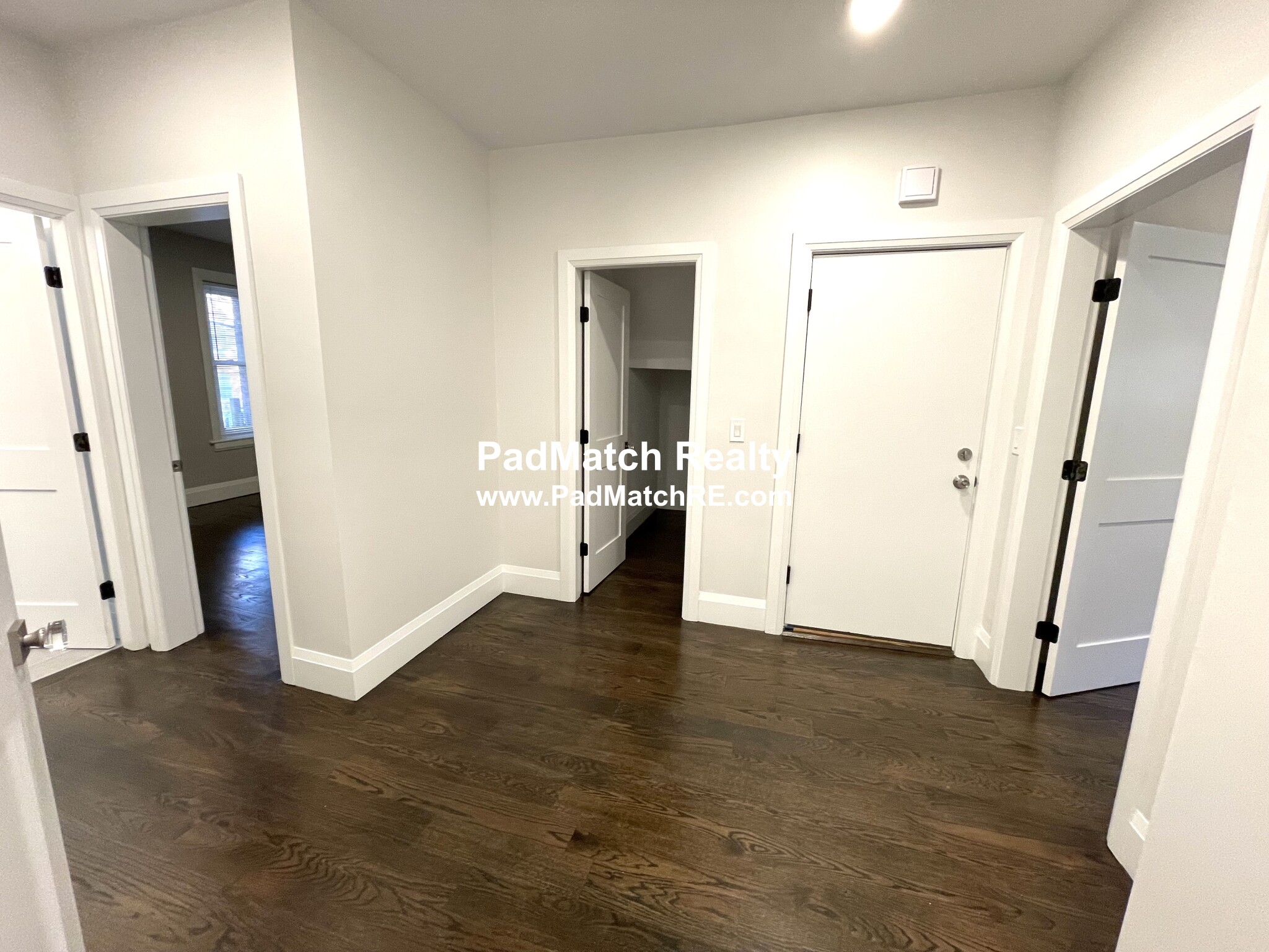 7 Strathmore Rd, Washington Square