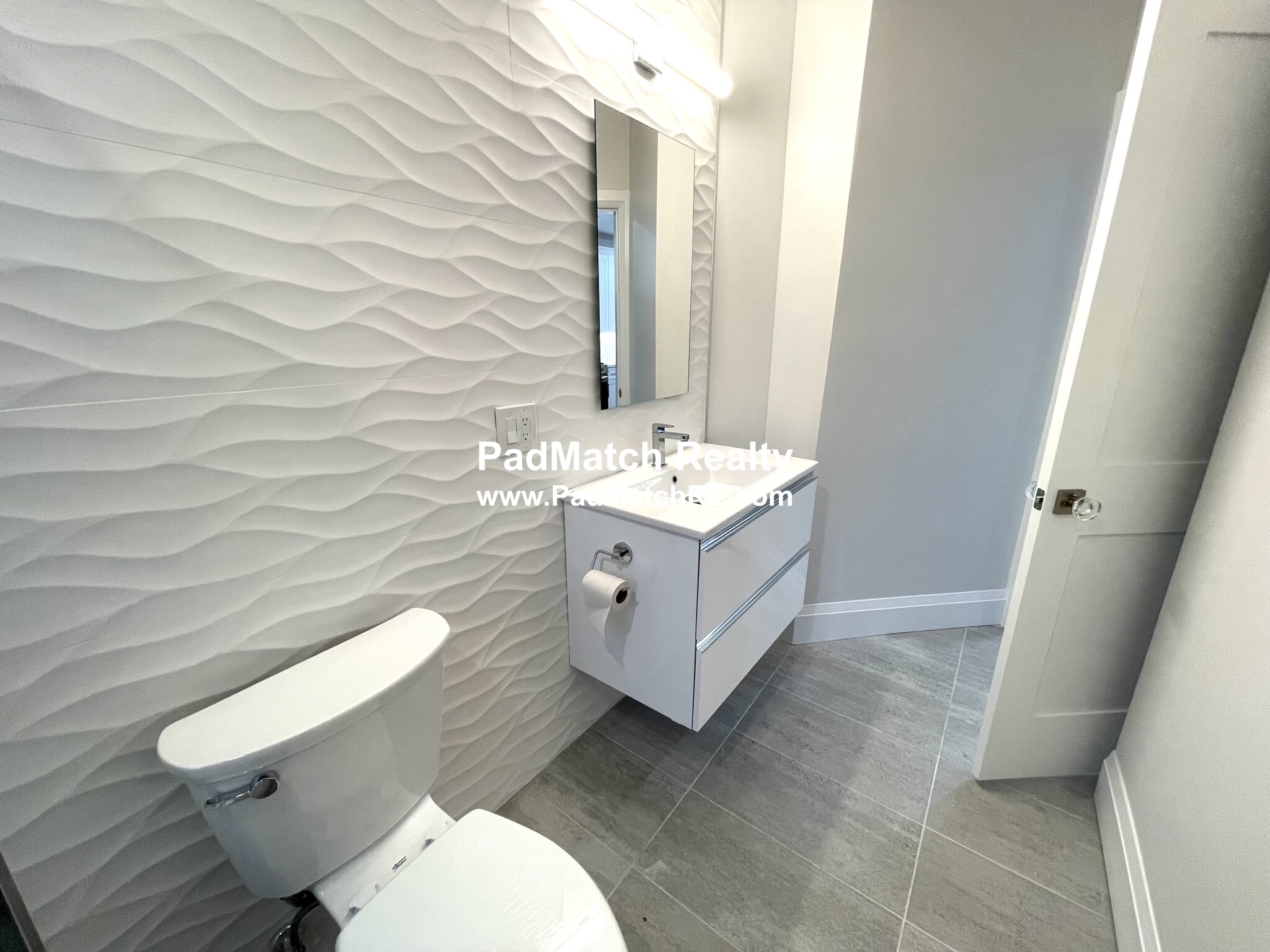 7 Strathmore Rd, Washington Square