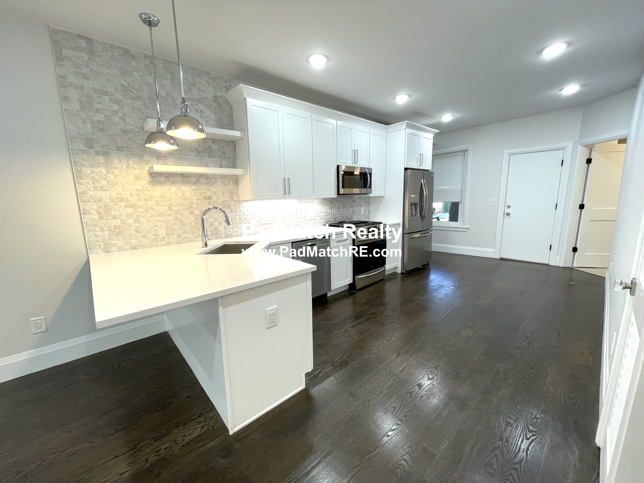 7 Strathmore Rd, Washington Square