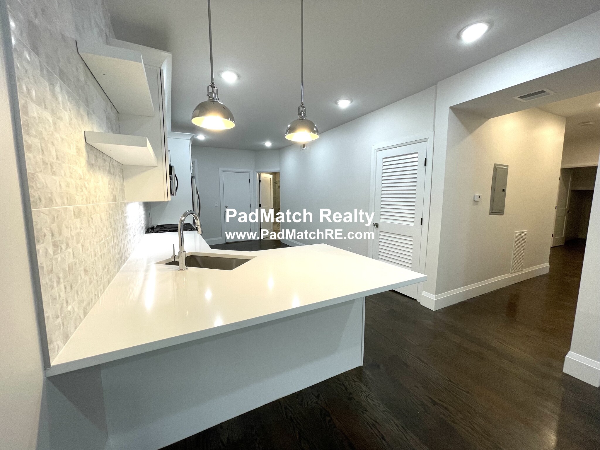 7 Strathmore Rd, Washington Square