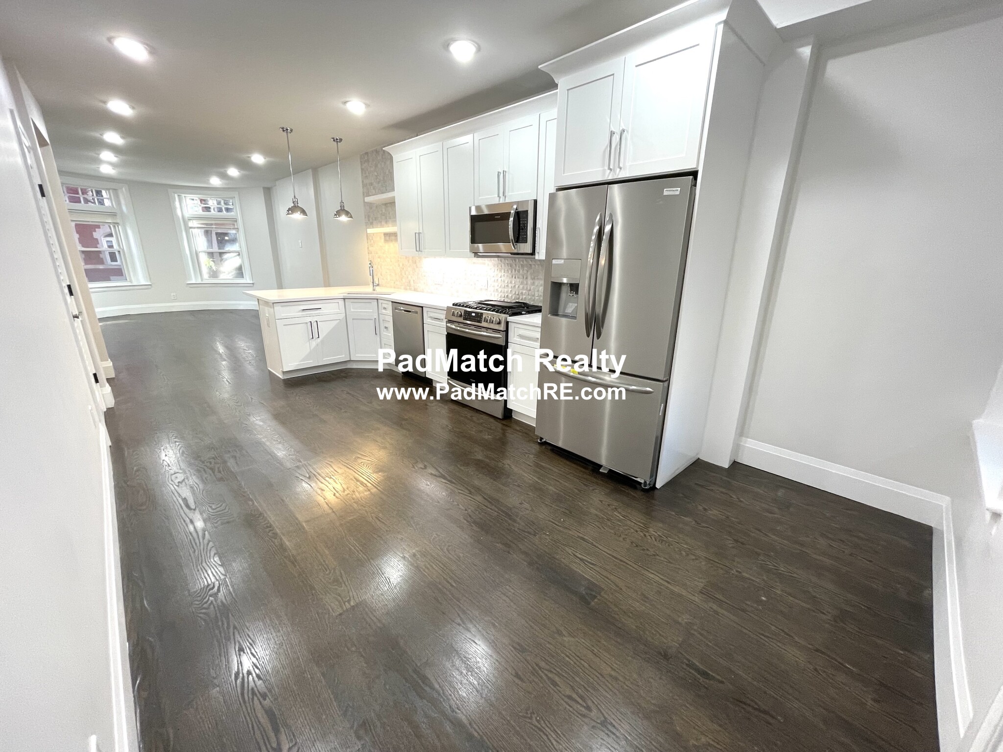 7 Strathmore Rd, Washington Square