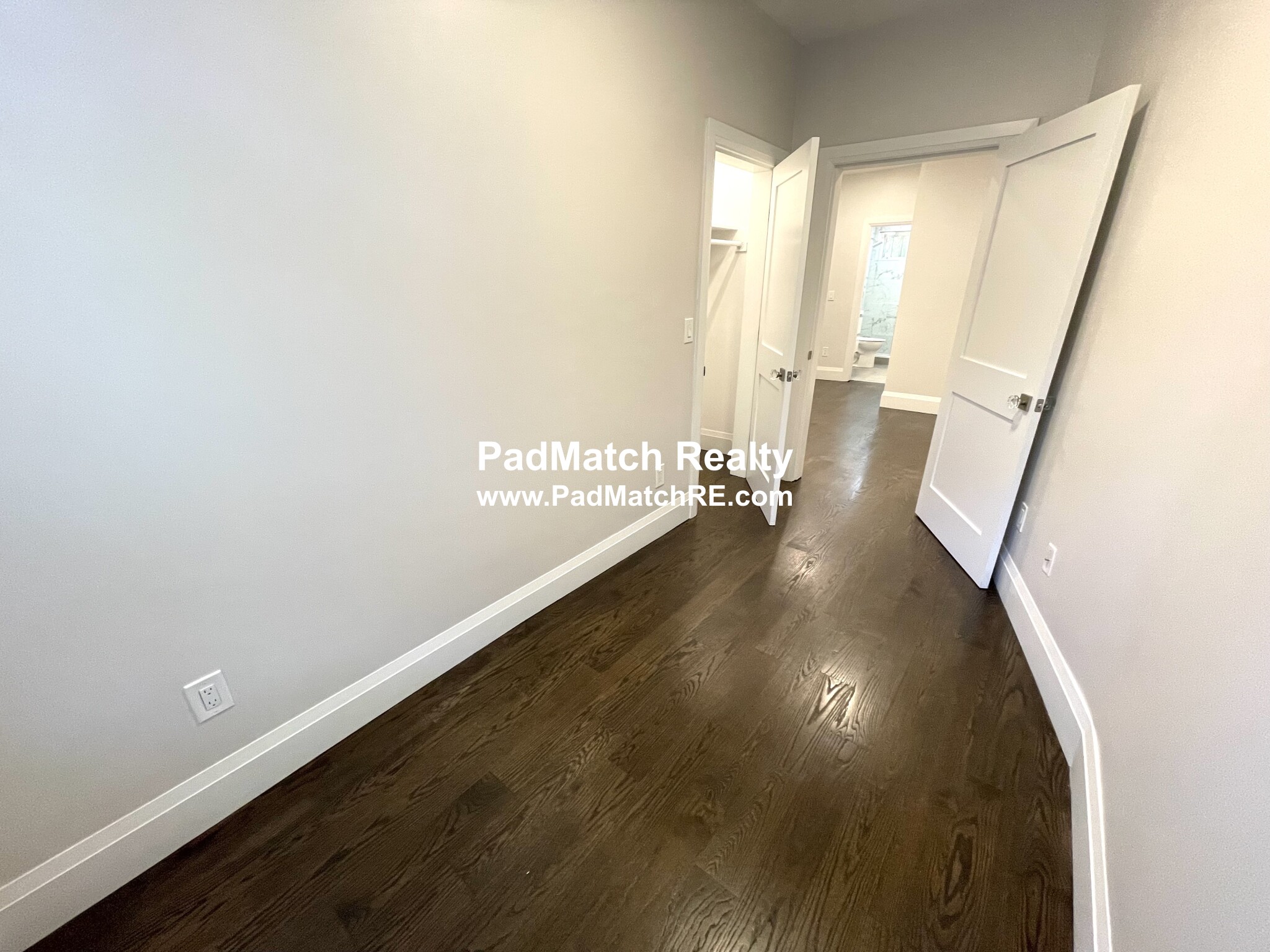 7 Strathmore Rd, Washington Square