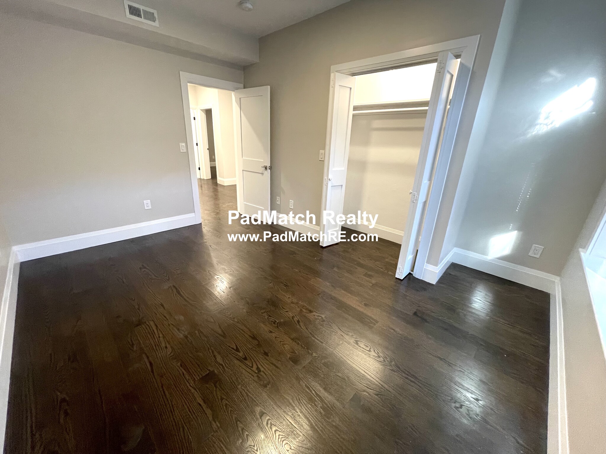 7 Strathmore Rd, Washington Square