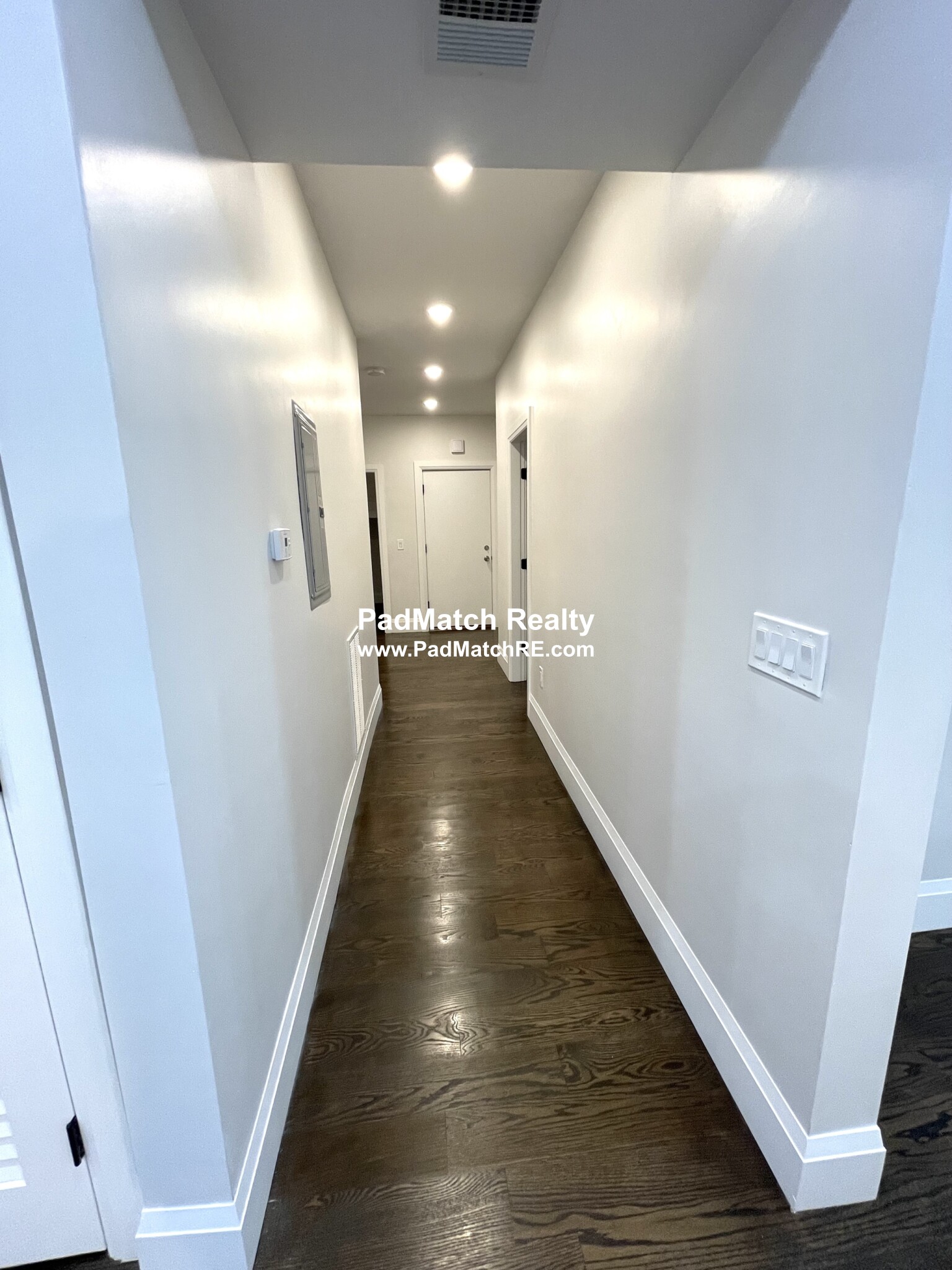 7 Strathmore Rd, Washington Square