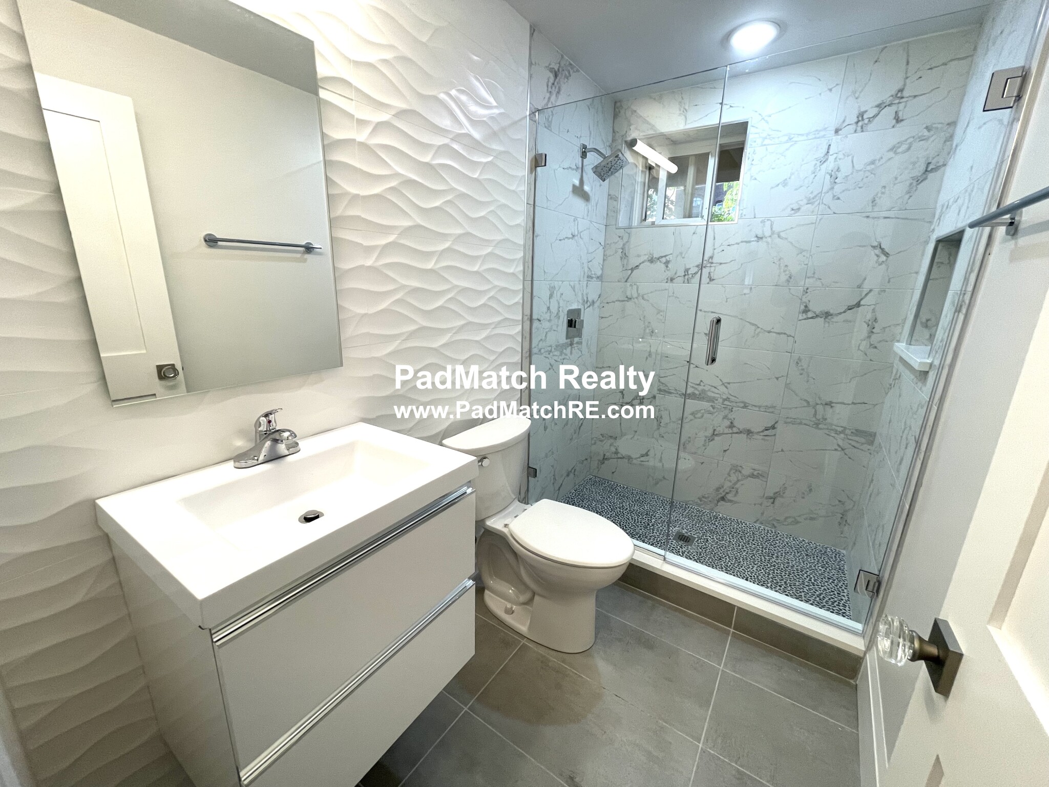 7 Strathmore Rd, Washington Square