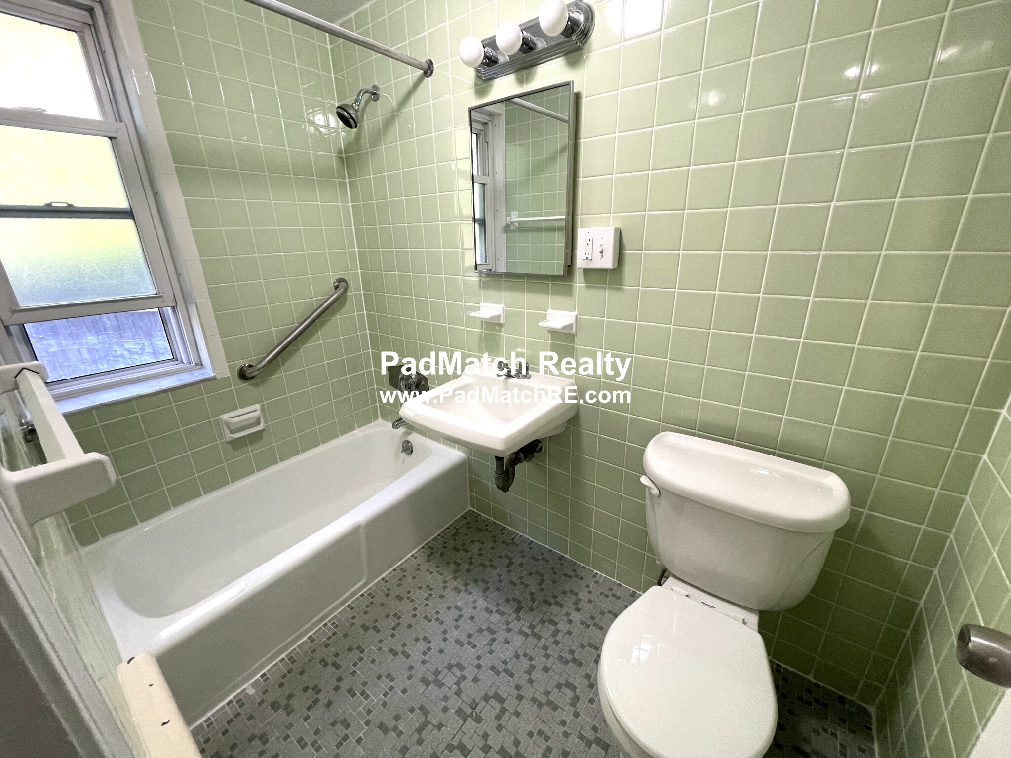 54 Huntington Ave, Mission Hill