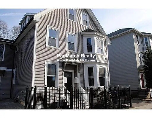 7 Greenley Pl, Jamaica Plain