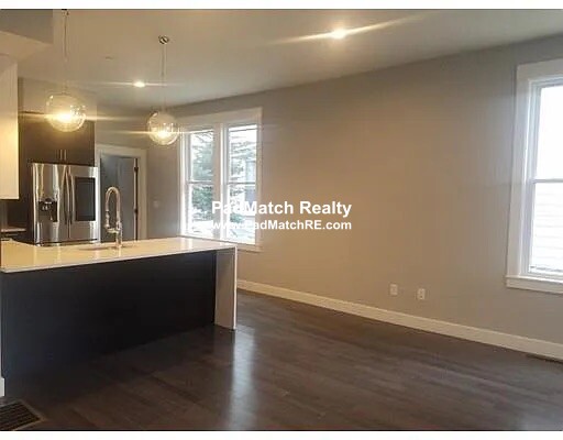 7 Greenley Pl, Jamaica Plain