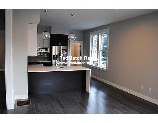 7 Greenley Pl, Jamaica Plain