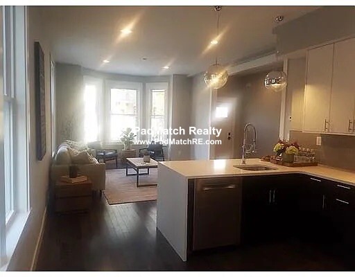 7 Greenley Pl, Jamaica Plain