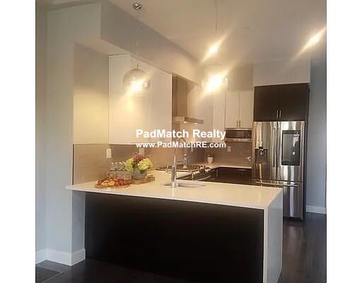 7 Greenley Pl, Jamaica Plain