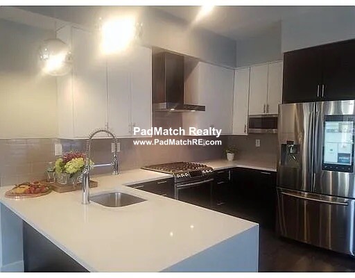 7 Greenley Pl, Jamaica Plain