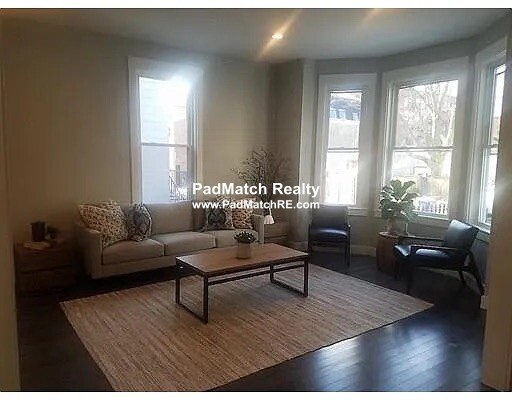 7 Greenley Pl, Jamaica Plain