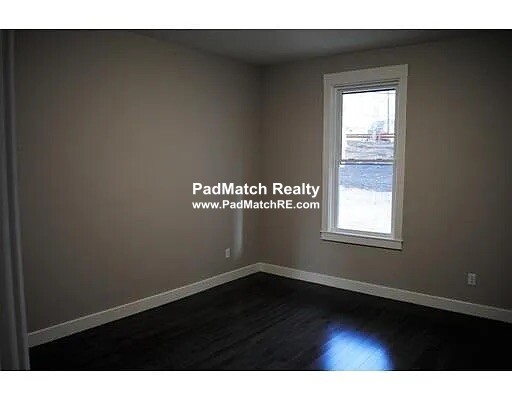 7 Greenley Pl, Jamaica Plain