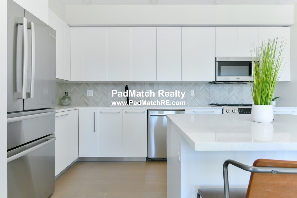 8 Winthrop St, East Boston