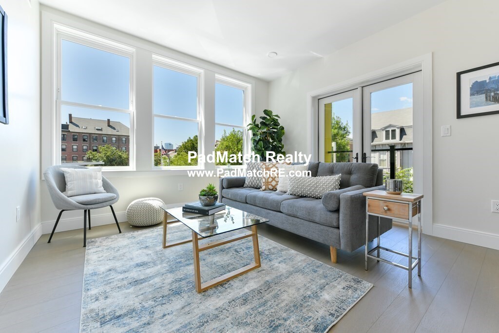 8 Winthrop St, East Boston