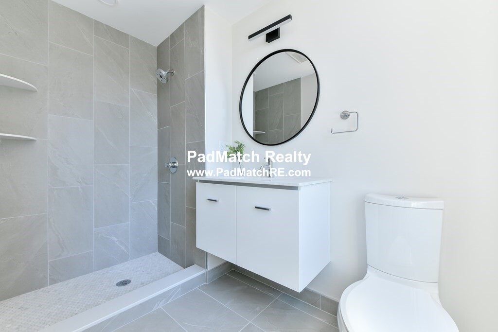 8 Winthrop St, East Boston