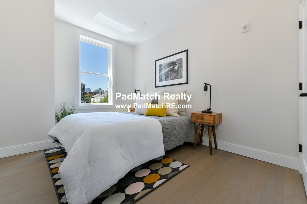 8 Winthrop St, East Boston