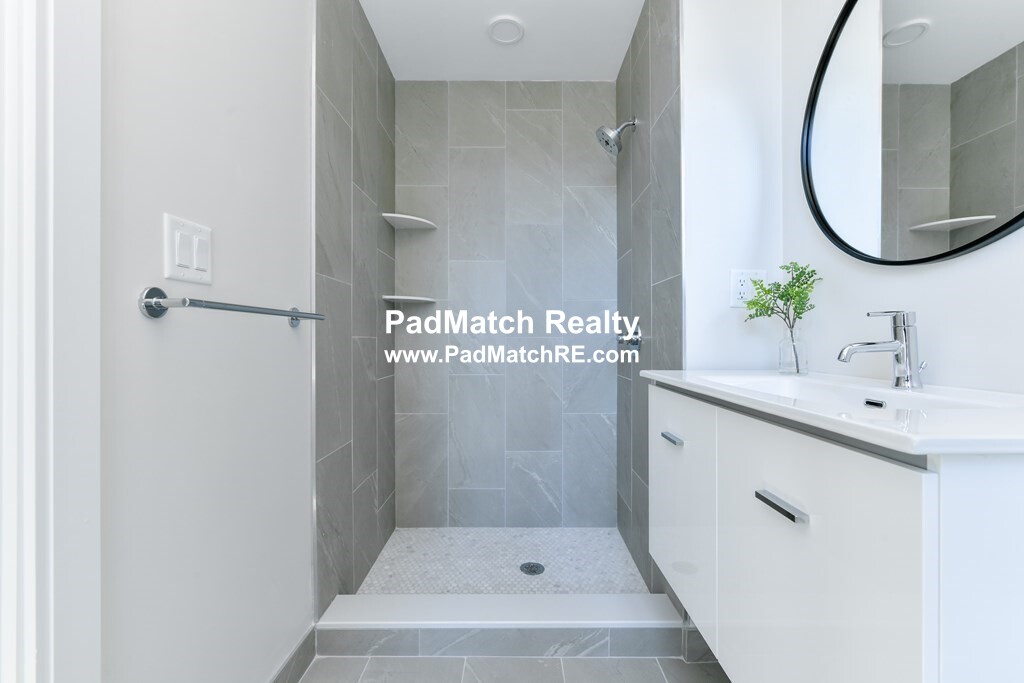 8 Winthrop St, East Boston