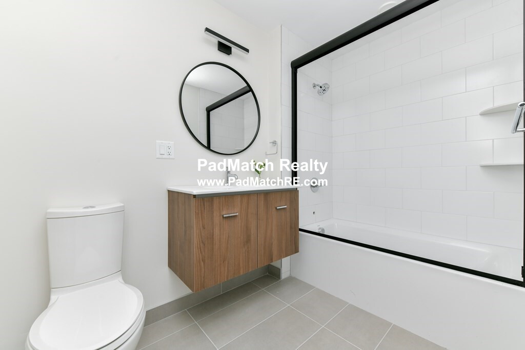 8 Winthrop St, East Boston