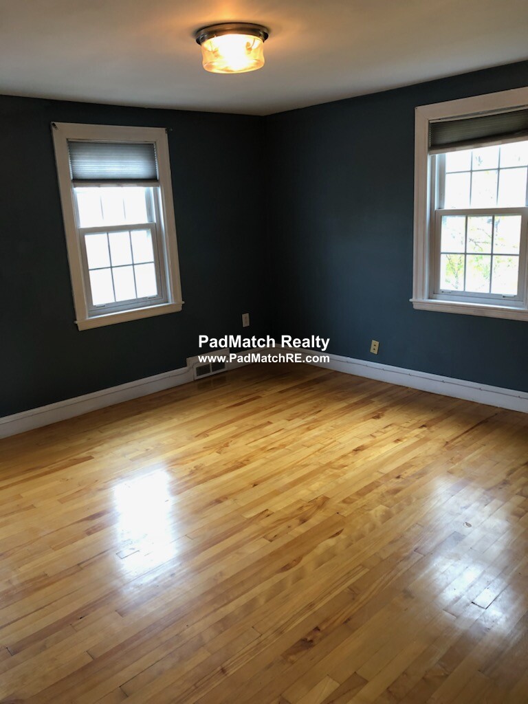 35 Grew Hill Rd, Roslindale