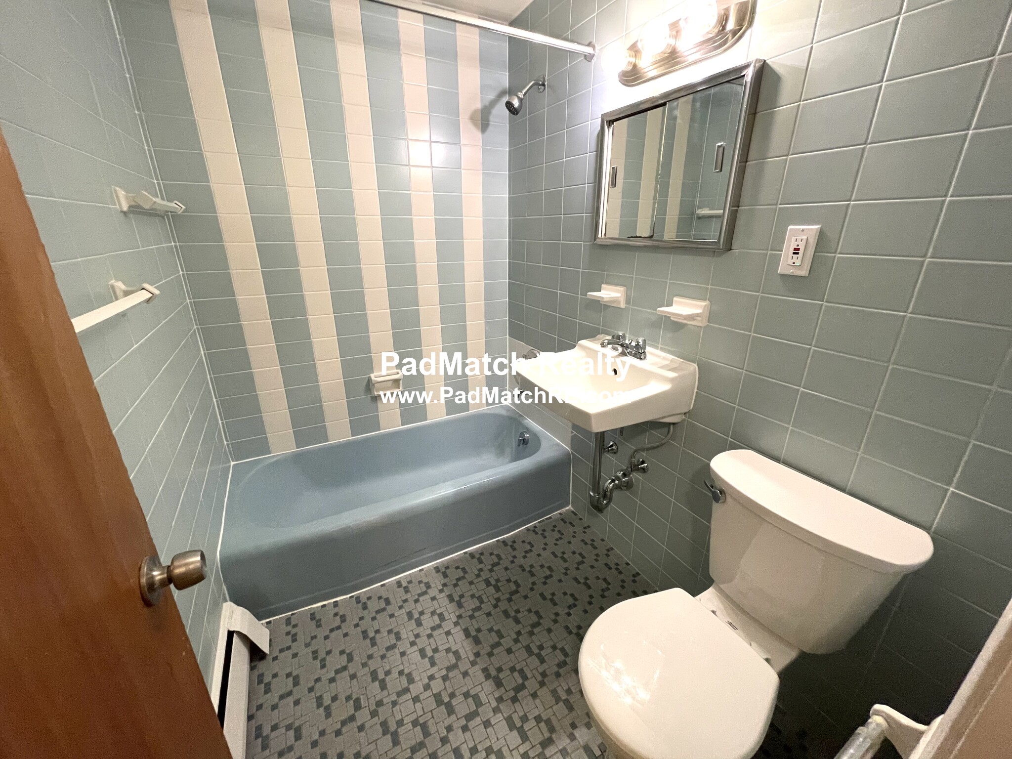 Photo 11 of 2018 Commonwealth Ave. Unit 07
