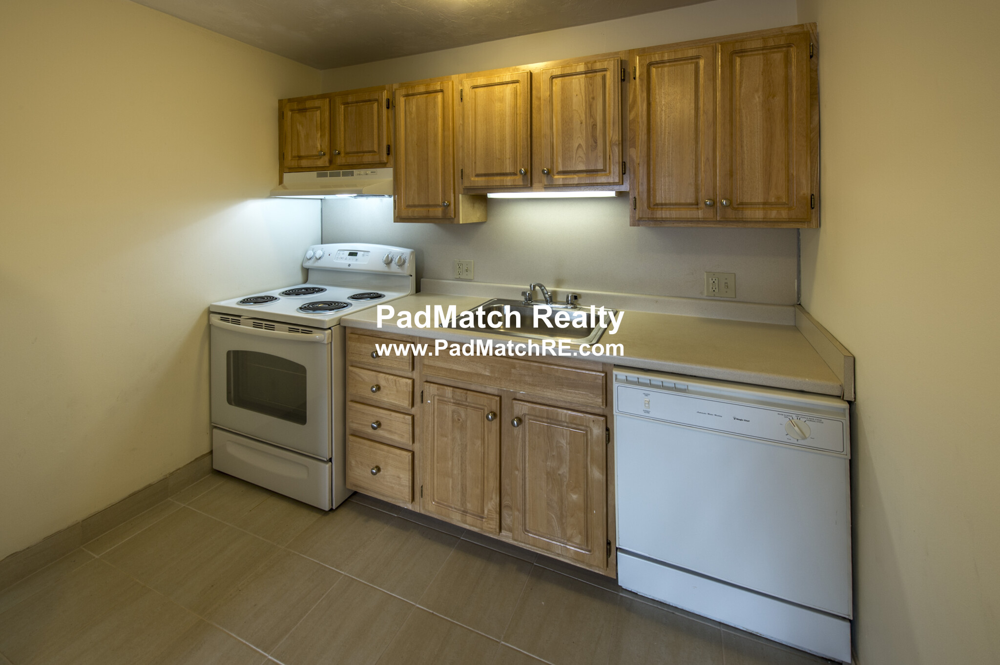 Photo 9 of 90 Gardner St. Unit 22