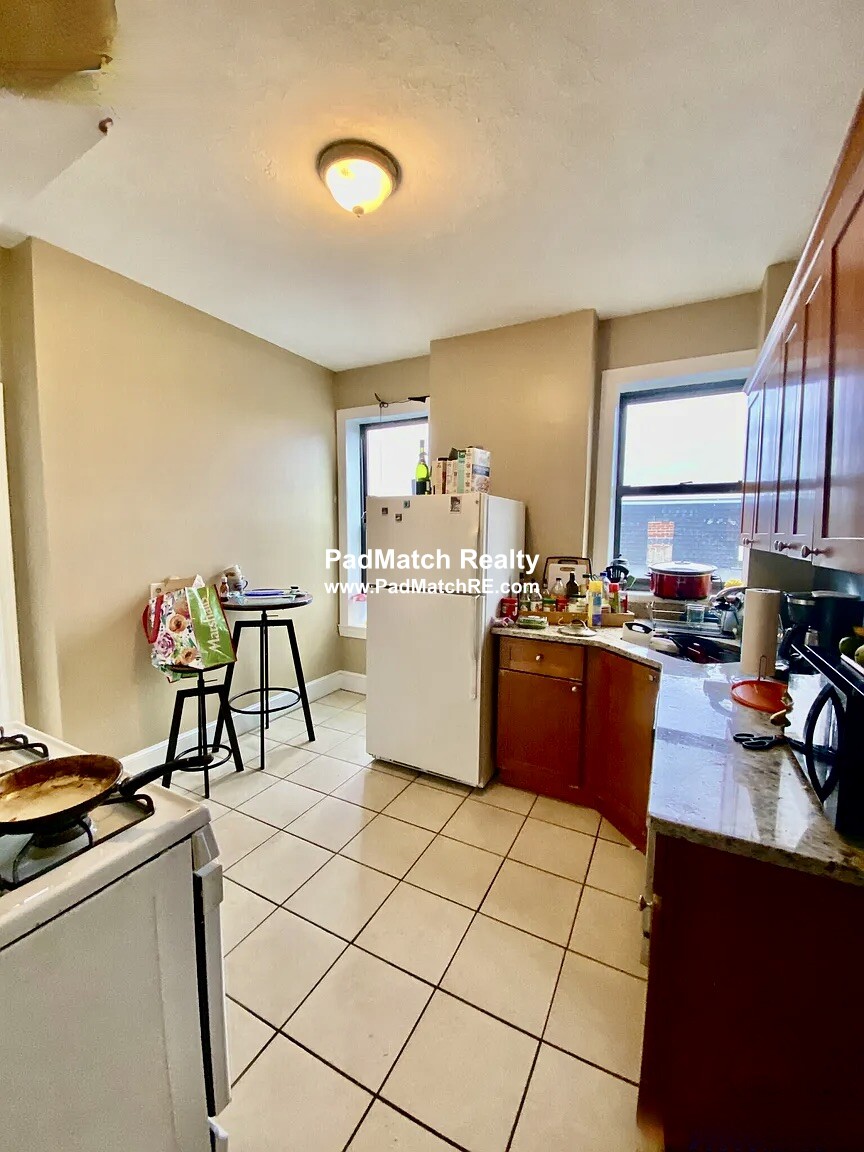 Photo 6 of 17 Highgate St. Unit 6