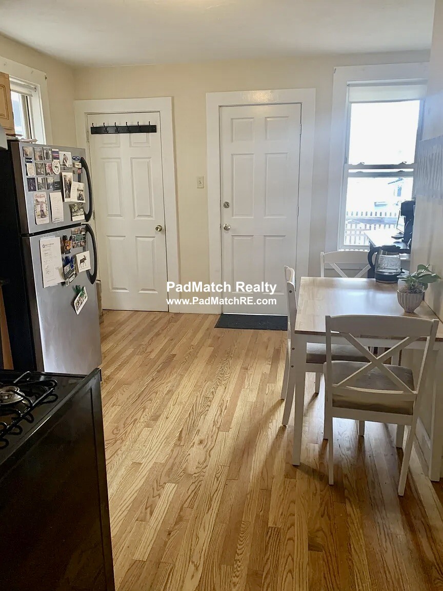 857 1st St, South Boston