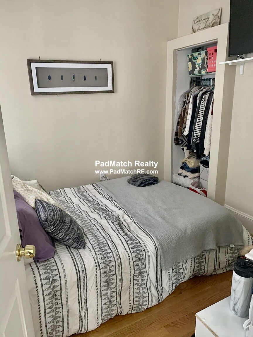 857 1st St, South Boston