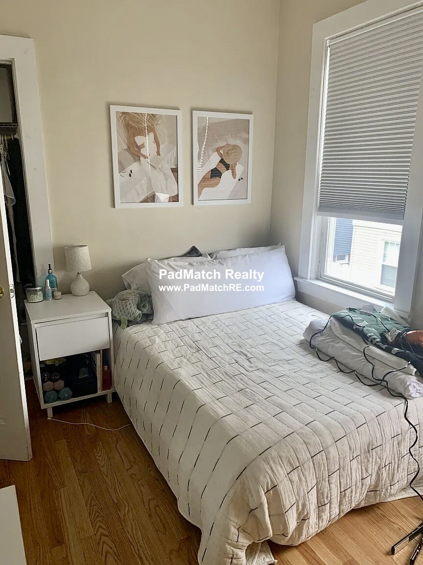 857 1st St, South Boston