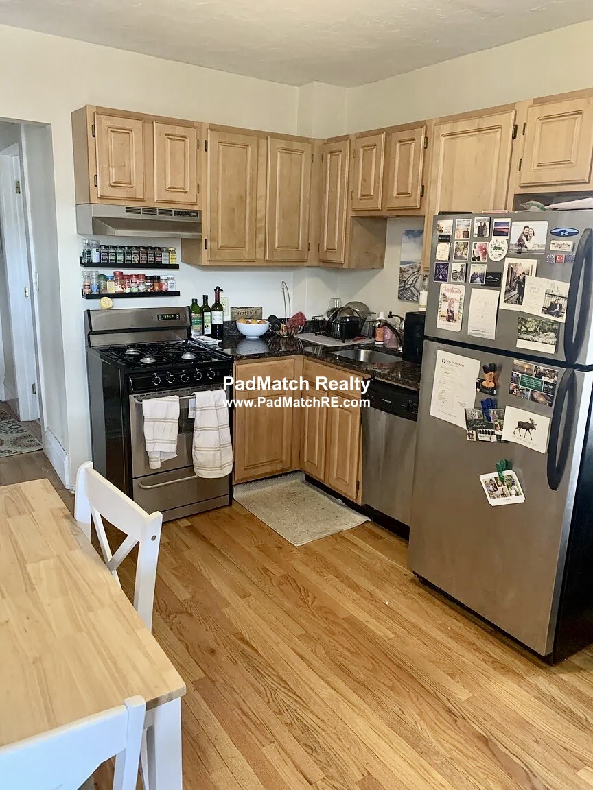 857 1st St, South Boston