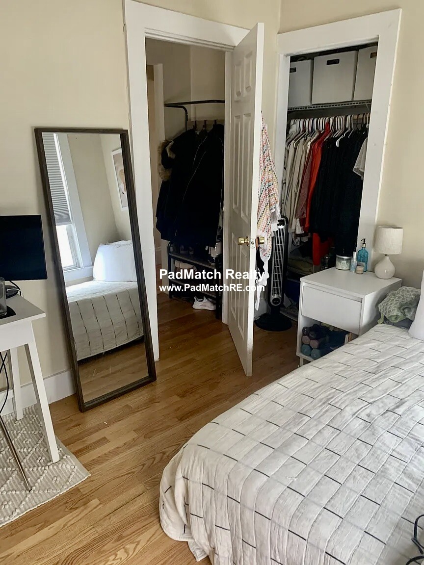 857 1st St, South Boston