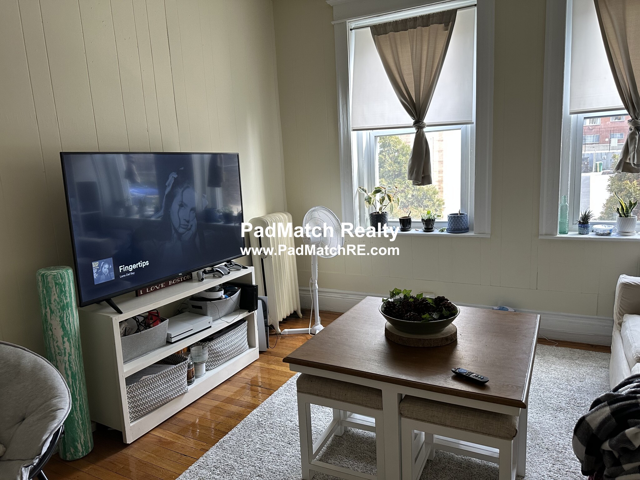 https://ygl-photos.s3.us-west-004.backblazeb2.com/8055W6420c1125769b.jpg