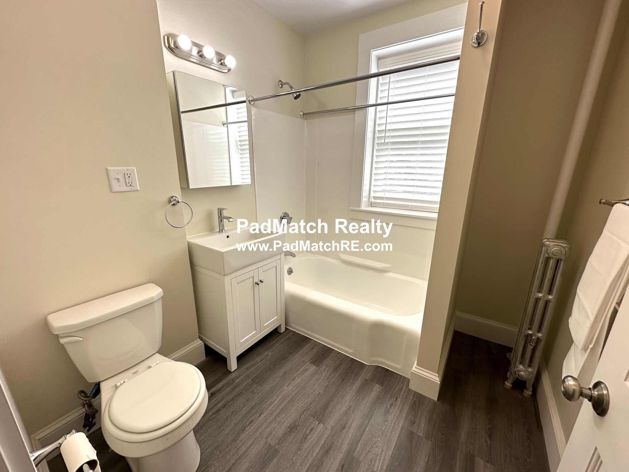 1595 Beacon St, Washington Square