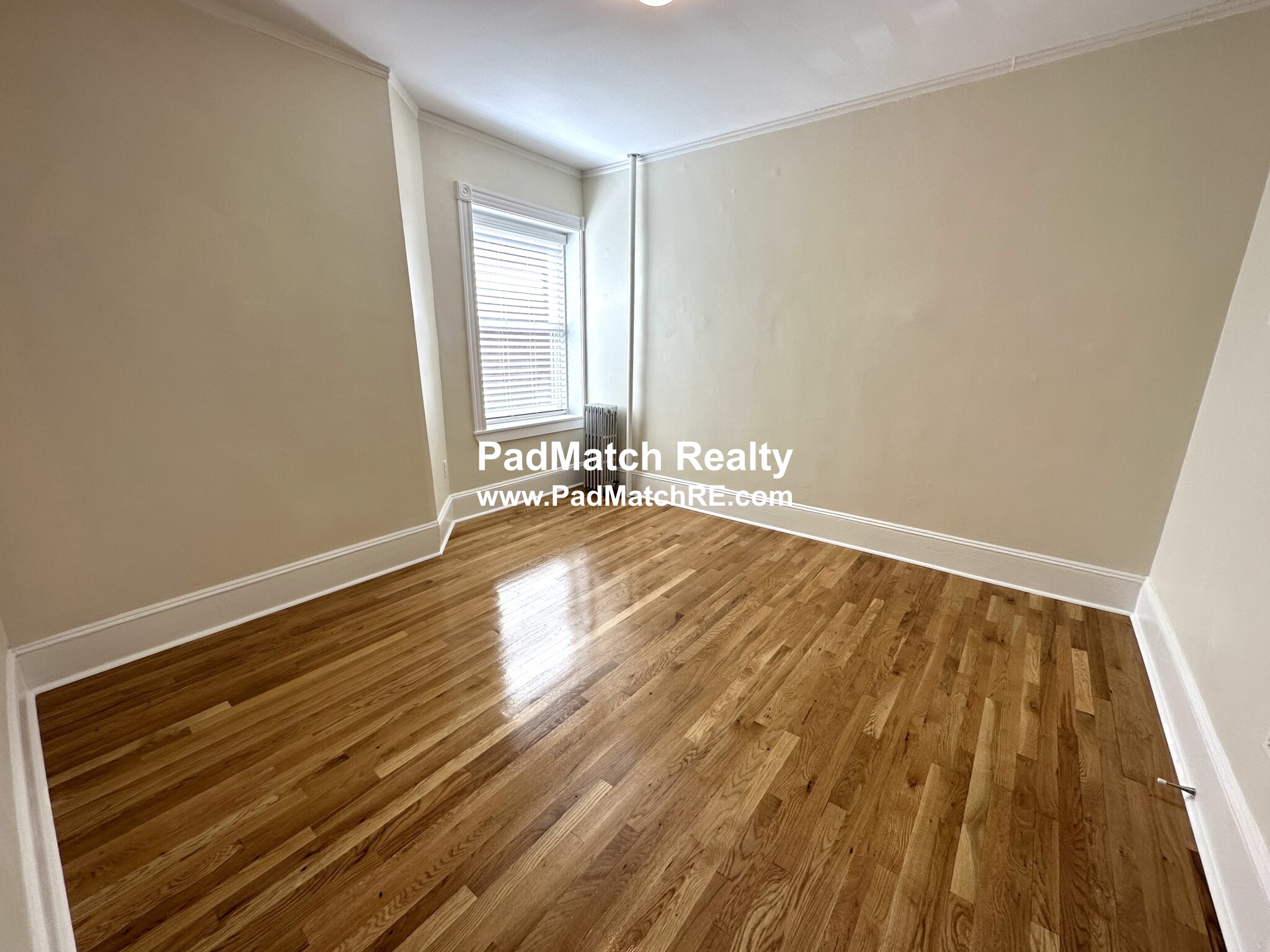 1595 Beacon St, Washington Square