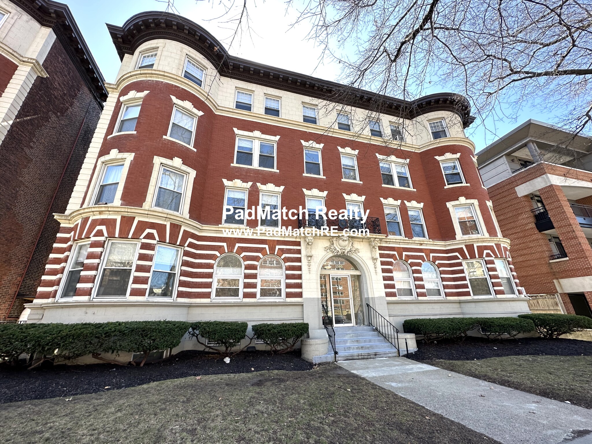 1595 Beacon St, Washington Square