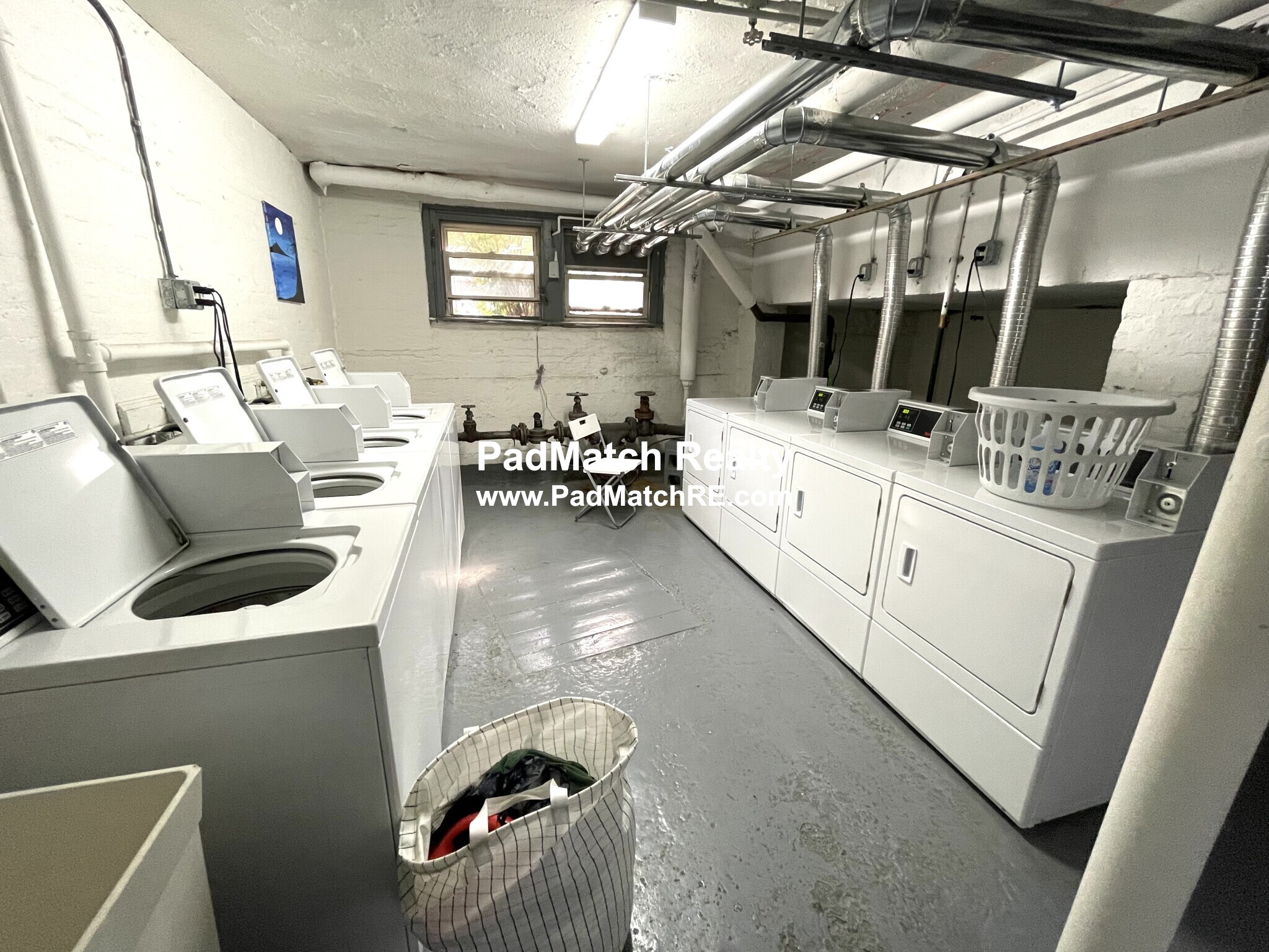 https://ygl-photos.s3.us-west-004.backblazeb2.com/8055W6433970b8e139.jpg