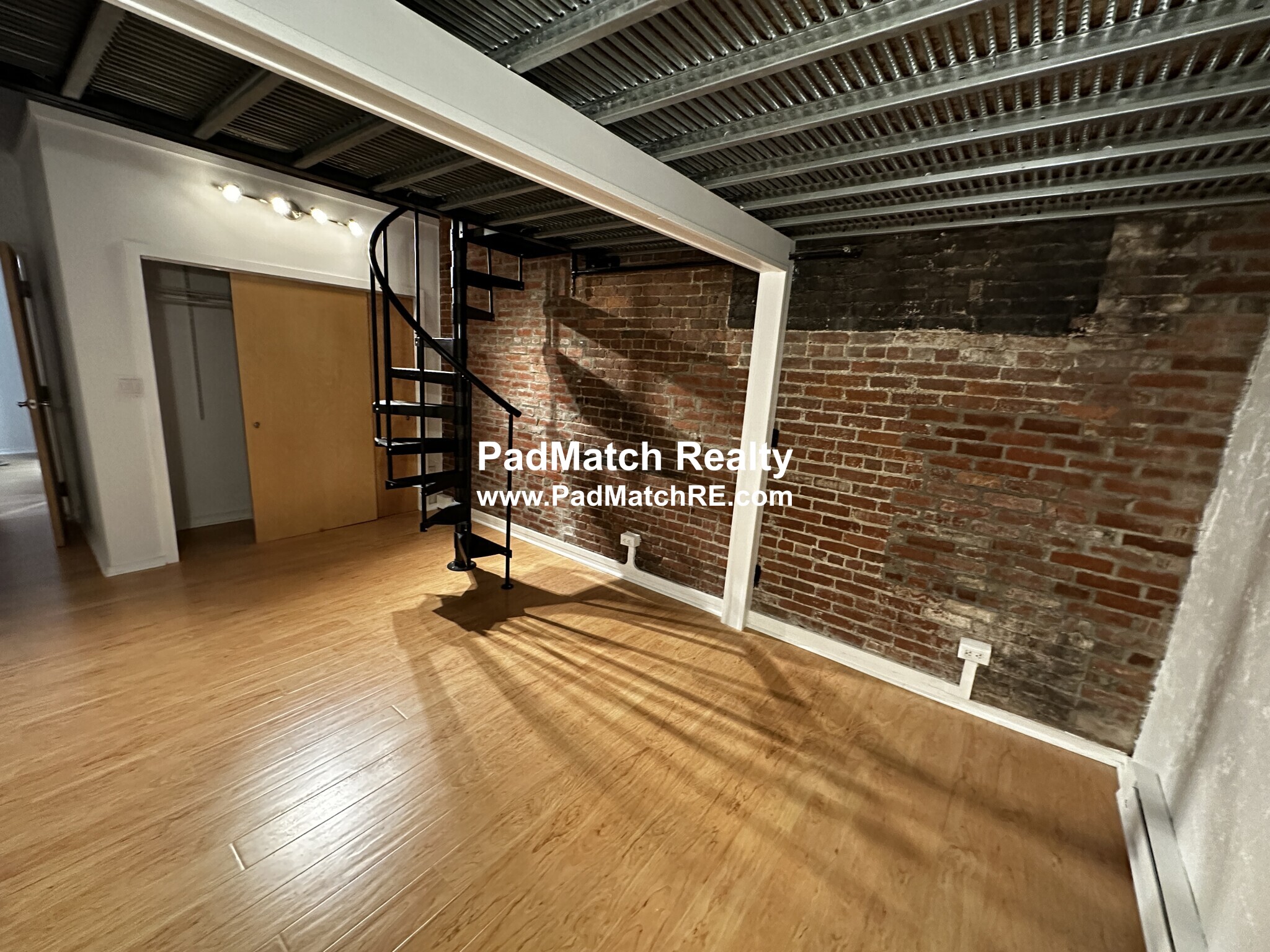 254 Friend St, North End