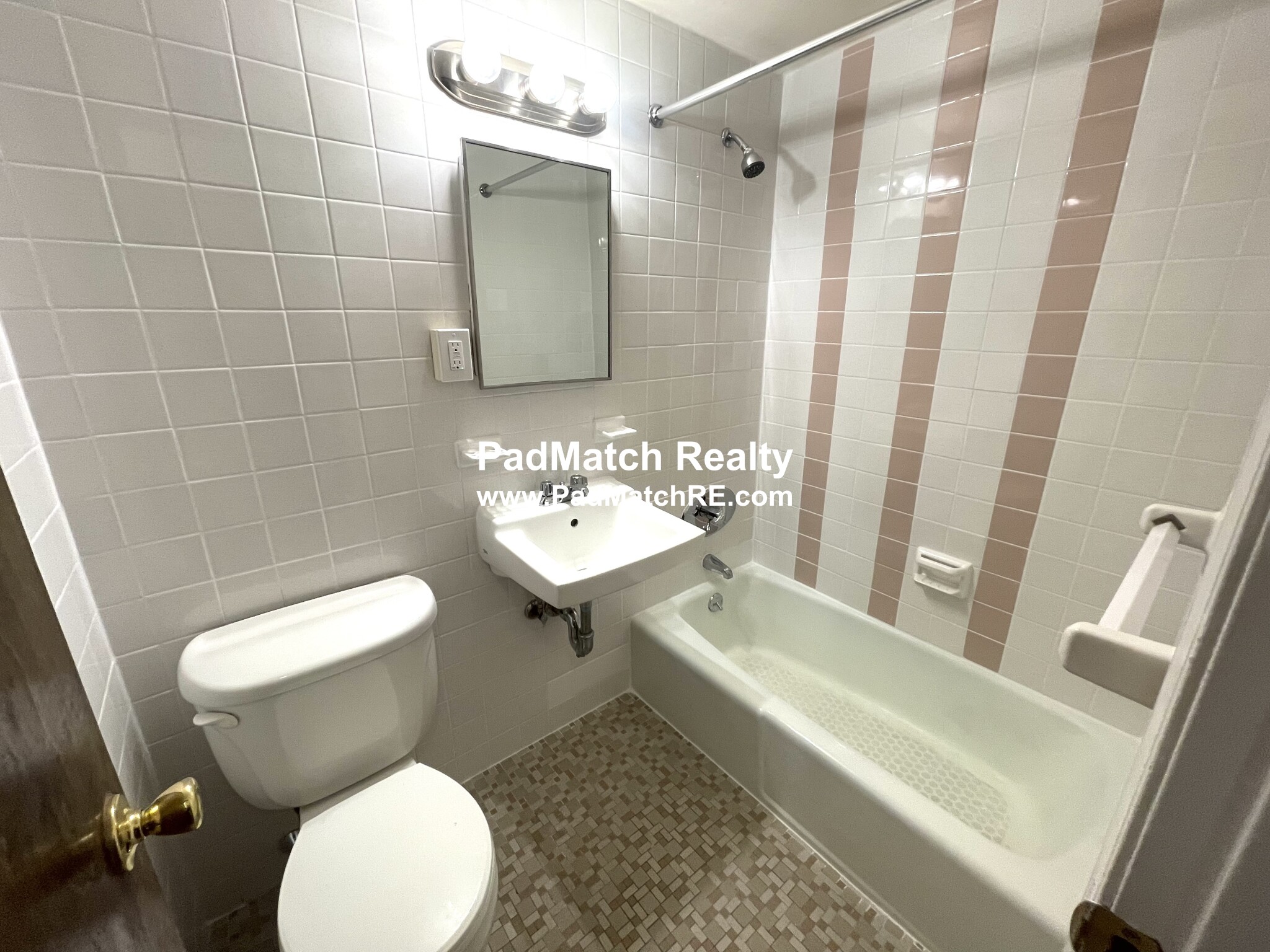 54 Huntington Ave, Mission Hill