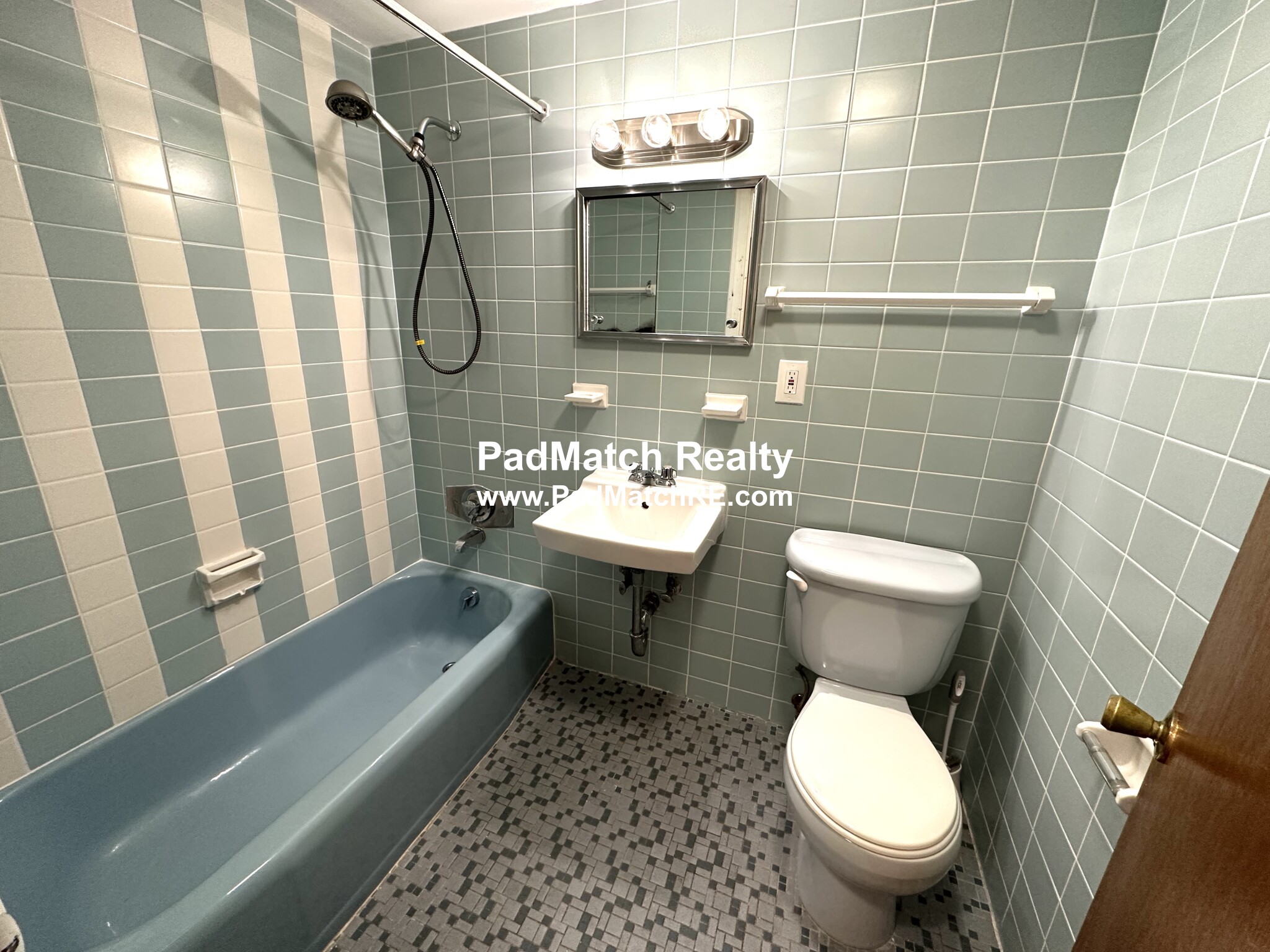 2018 Commonwealth Ave, Brighton