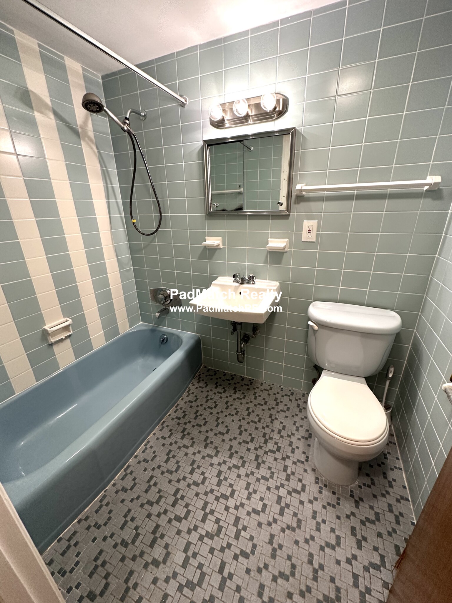 2018 Commonwealth Ave, Brighton