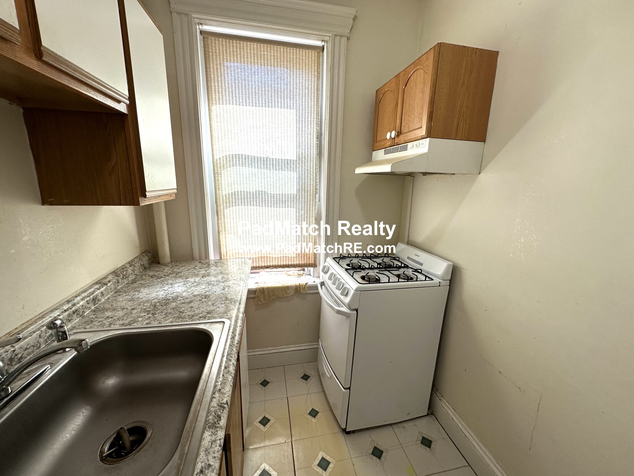 364 Riverway, Mission Hill