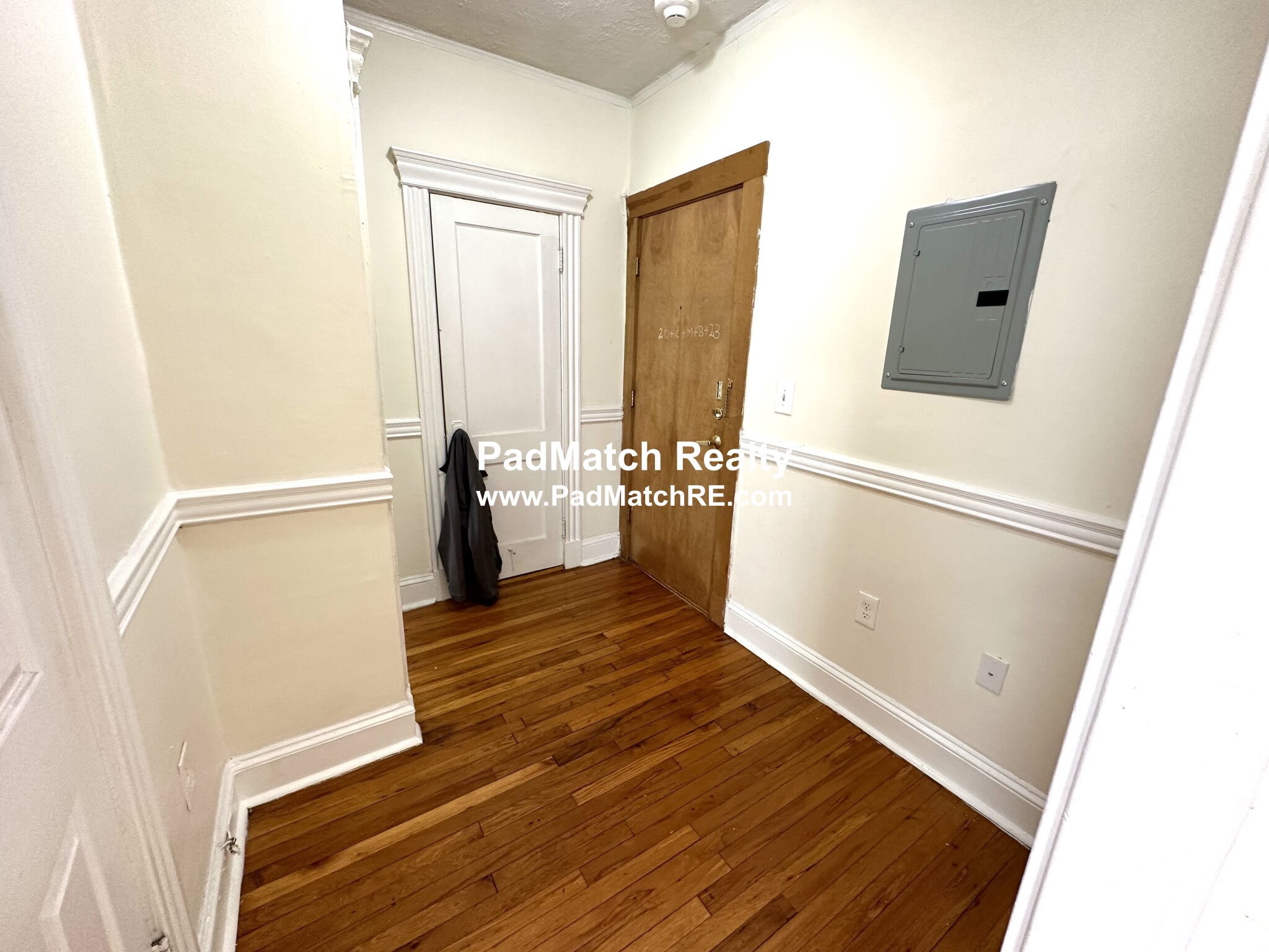 364 Riverway, Mission Hill