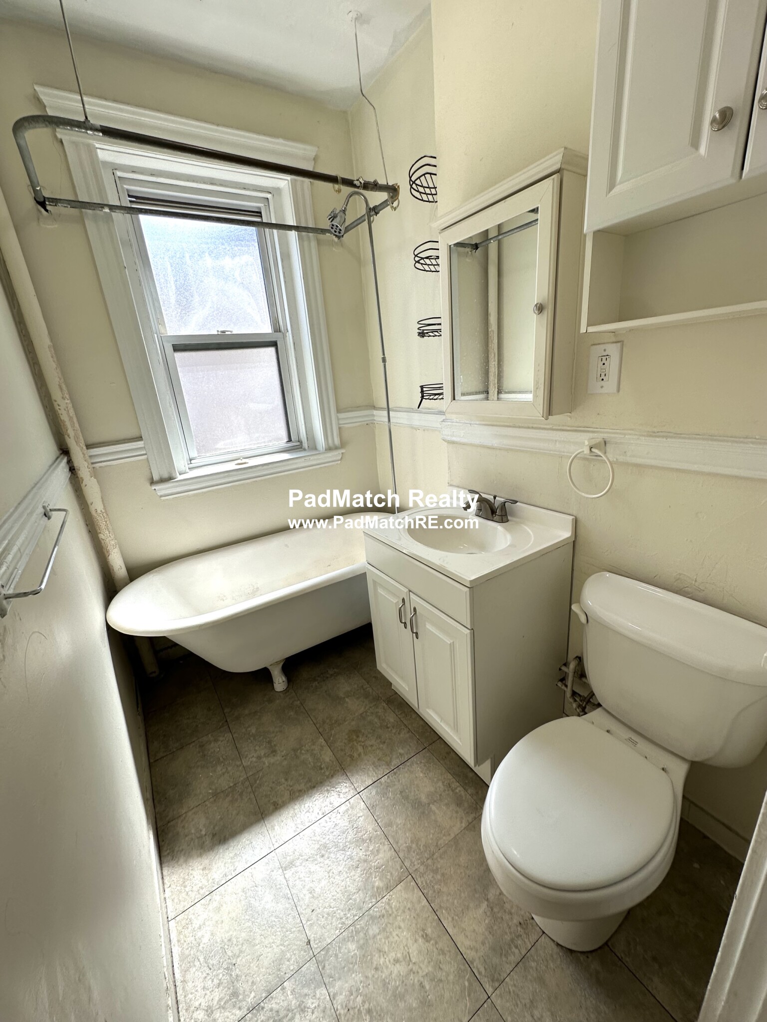 364 Riverway, Mission Hill